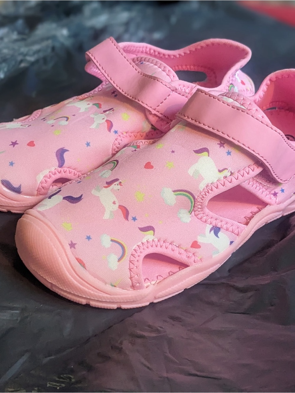 Girls' Pink Unicorn Print Closed-Toe Sandals with Hook-and-Loop Strap